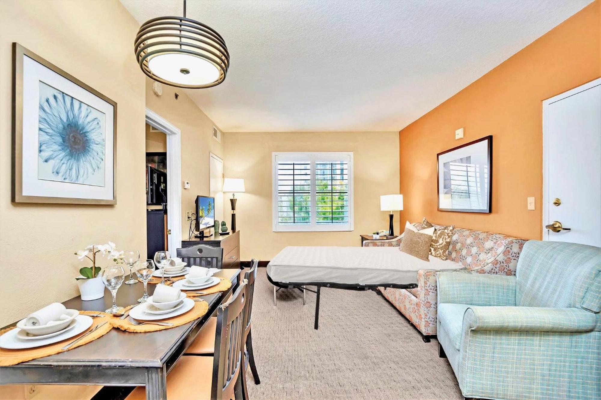 Modern 2 Queen Beds Close To Orlando
