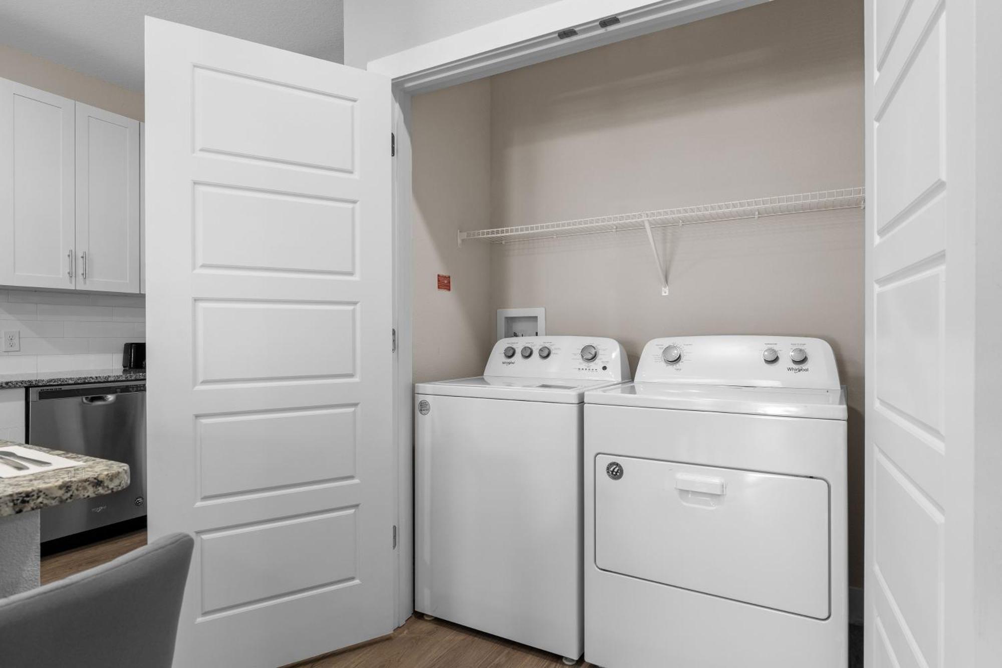 Apartment Private Full King Bed Pets Allowed Amenities Near Parks