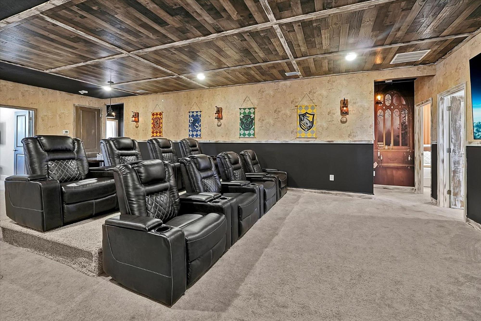 Holiday home Gorgeous Paradiso Mansion Pool-game-room-theater-3