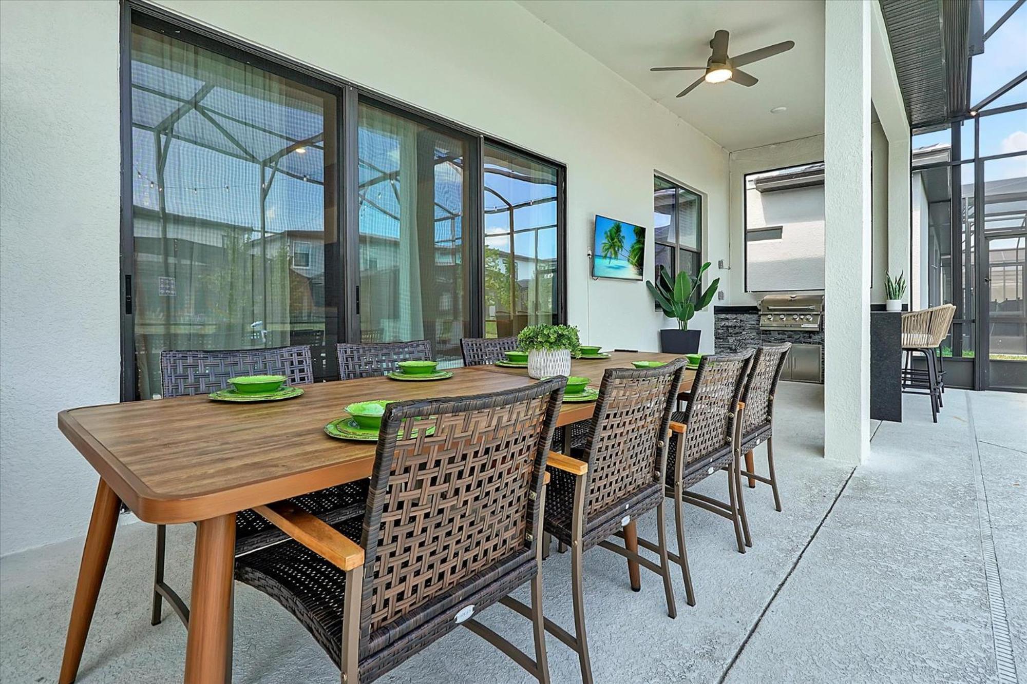 Holiday home Gorgeous Paradiso Mansion Pool-game-room-theater-3