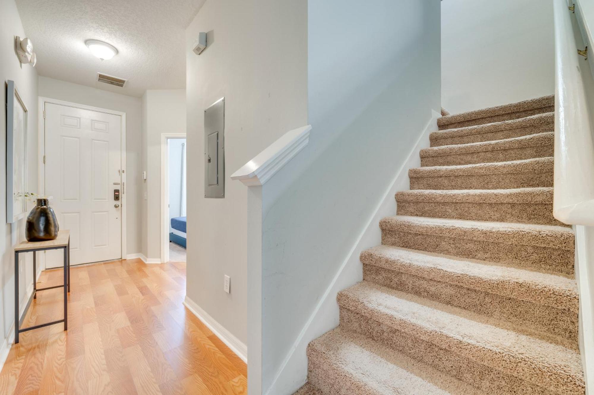 Holiday home 2 Mi To World Townhome With Patio!