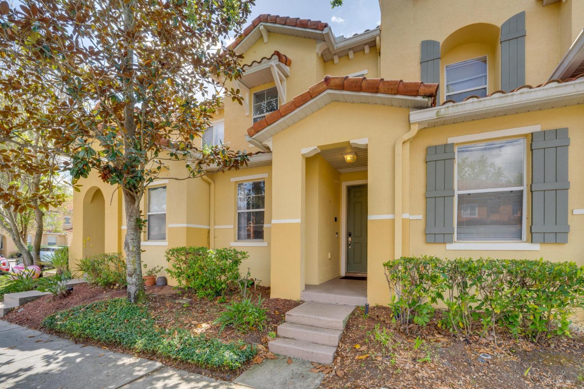 2 Mi To World Townhome With Patio! *