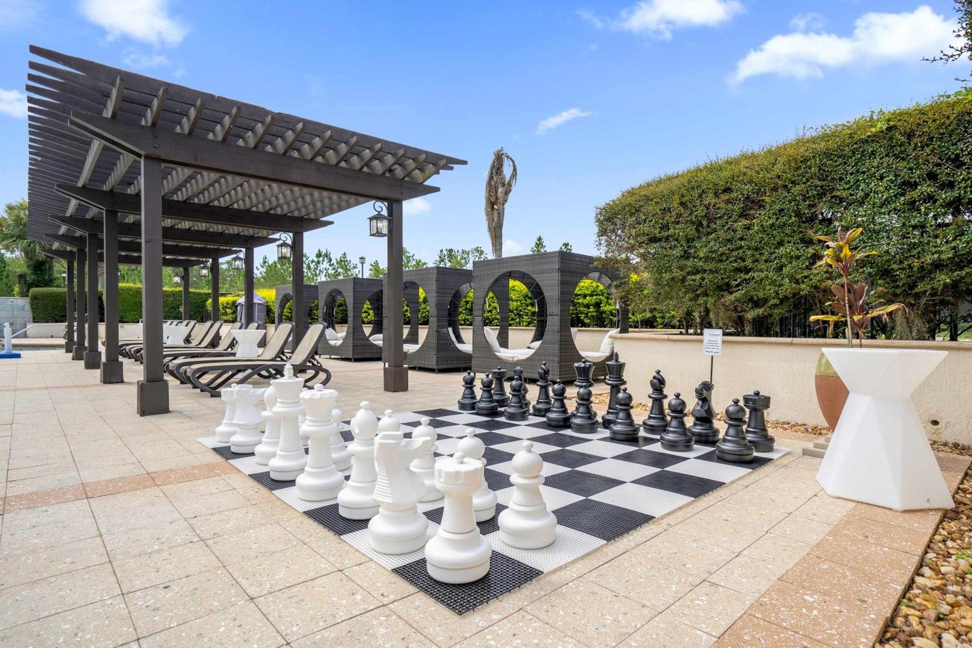 Luxurious 4br Townhome - 5 Minutes From Orlando