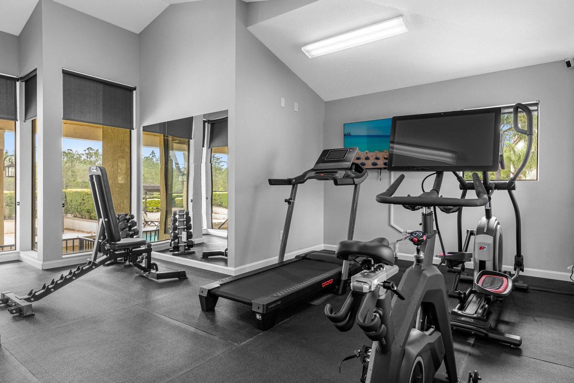 Luxurious 4br Townhome - 5 Minutes From Holiday home