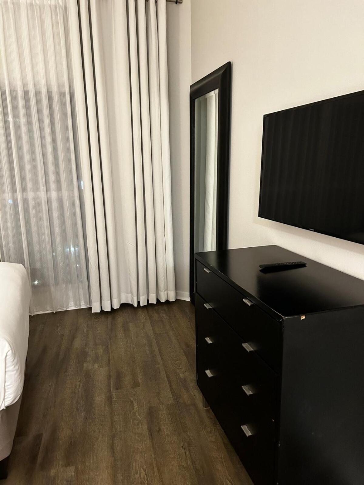 Stylish 2br Near Parks