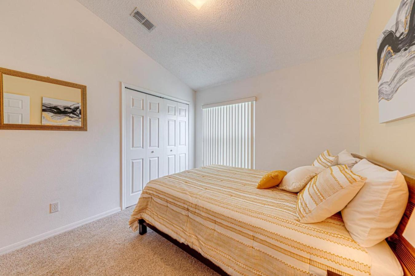 Holiday home Pool Close To Golfing And Theme Parks