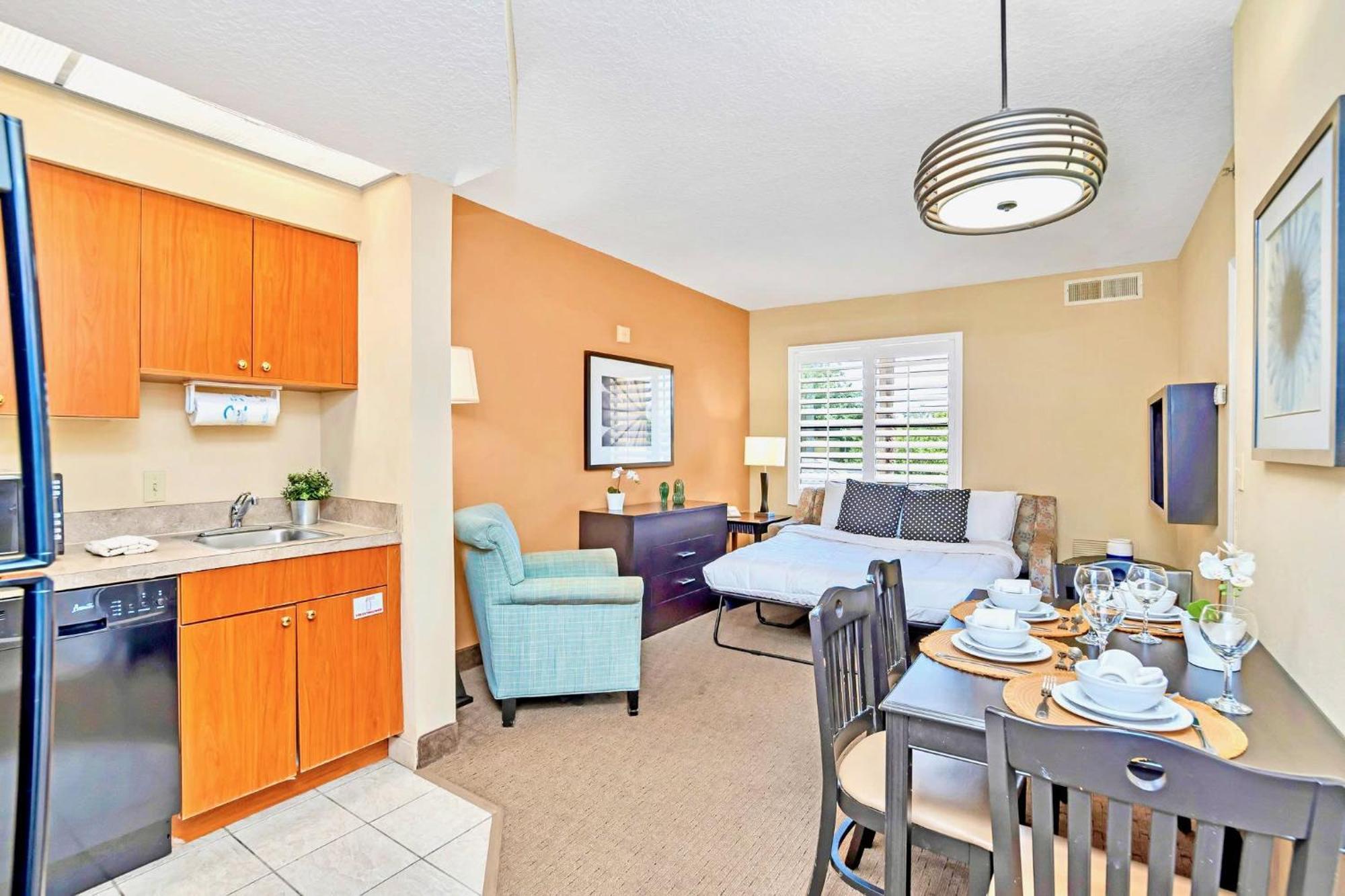 Apartment 1br Near Universal W Pool & Hot Tub *