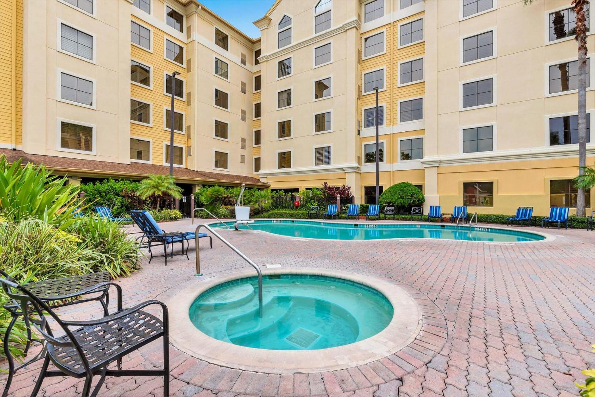 Apartment Queen W Pool Arcade Bbq Near *