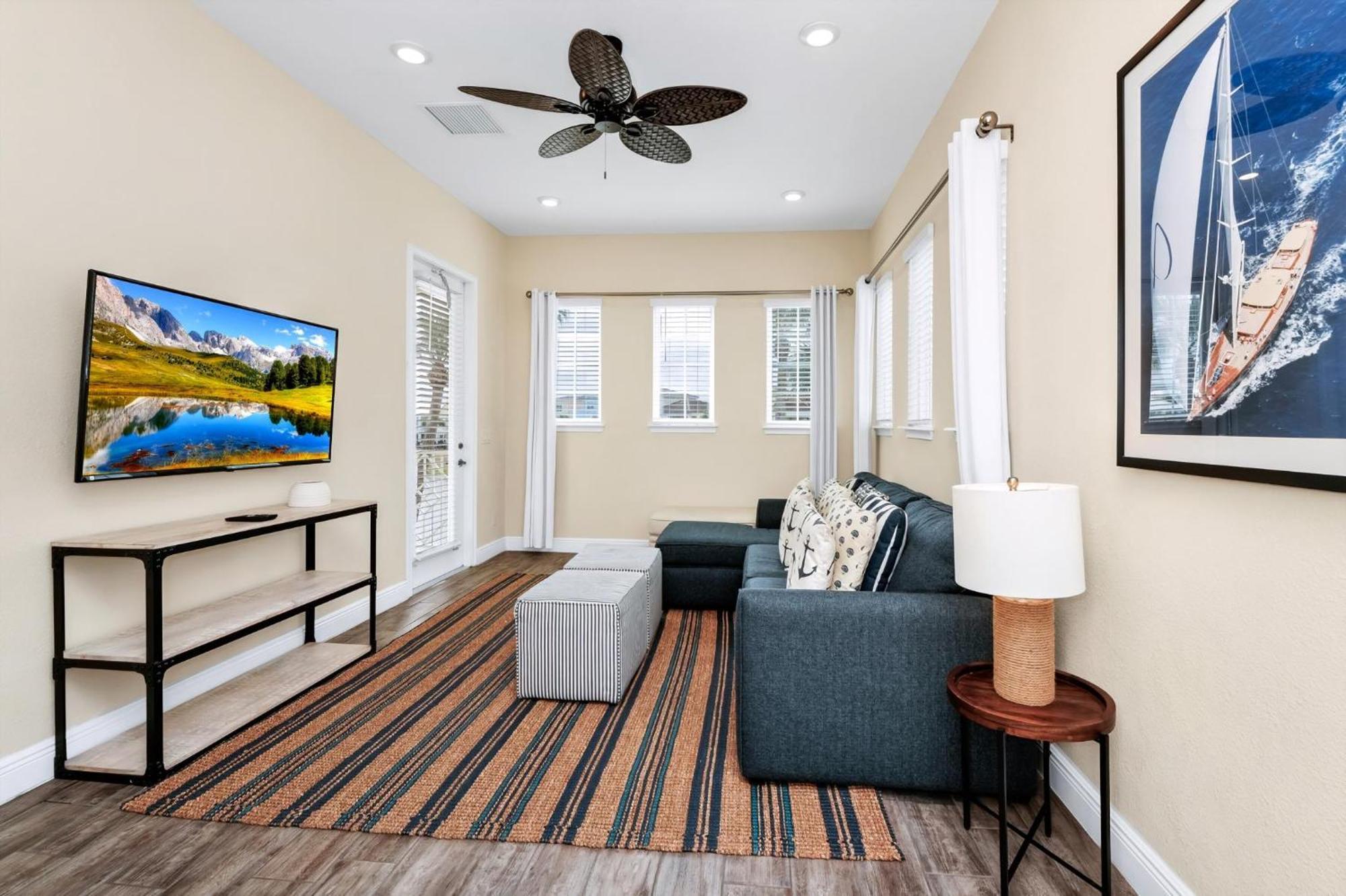 Waterfront With Balcony And Private Pool Near And Margaritaville Island H20 Waterpark Access - 3008ph Holiday home Orlando