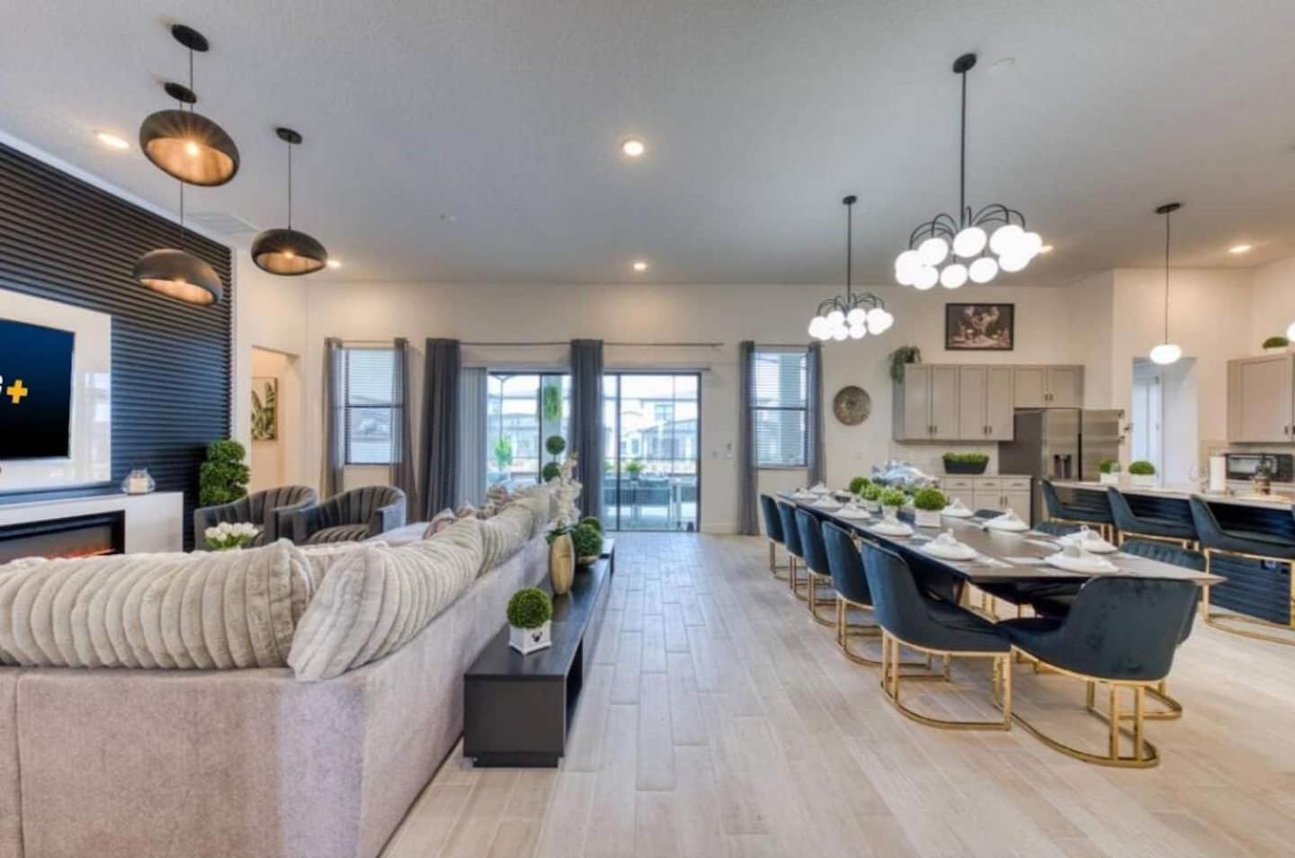 Experience Luxury In Your 11 En-suites Mansion Orlando