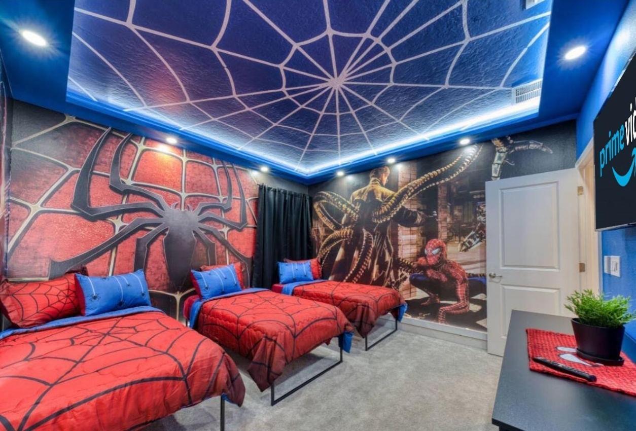 Experience Luxury In Your 11 En-suites Mansion Holiday home *