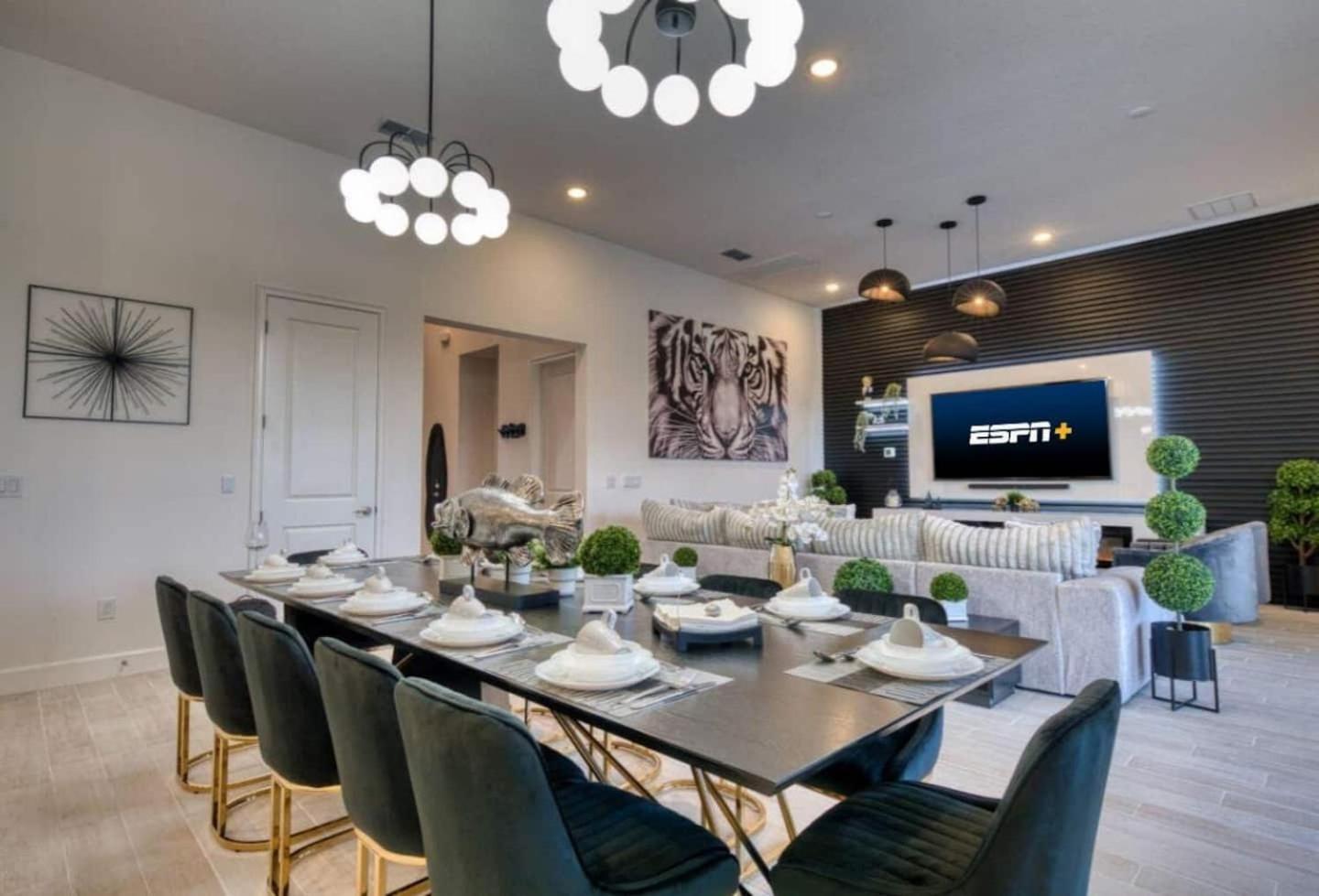 Experience Luxury In Your 11 En-suites Mansion *