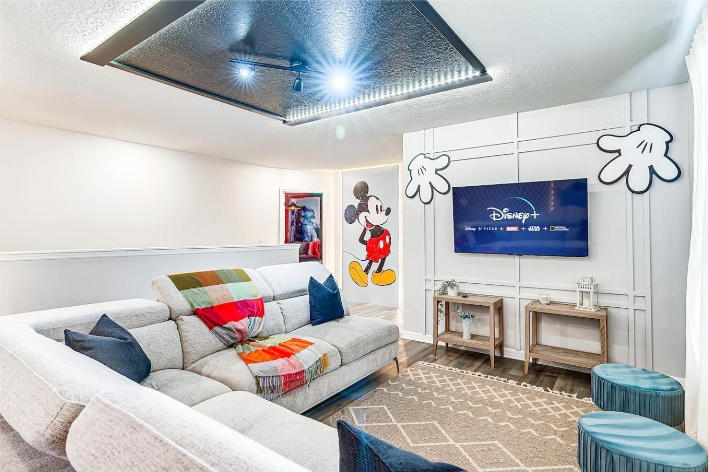 Unwind In Your 5-bedroom Oasis *