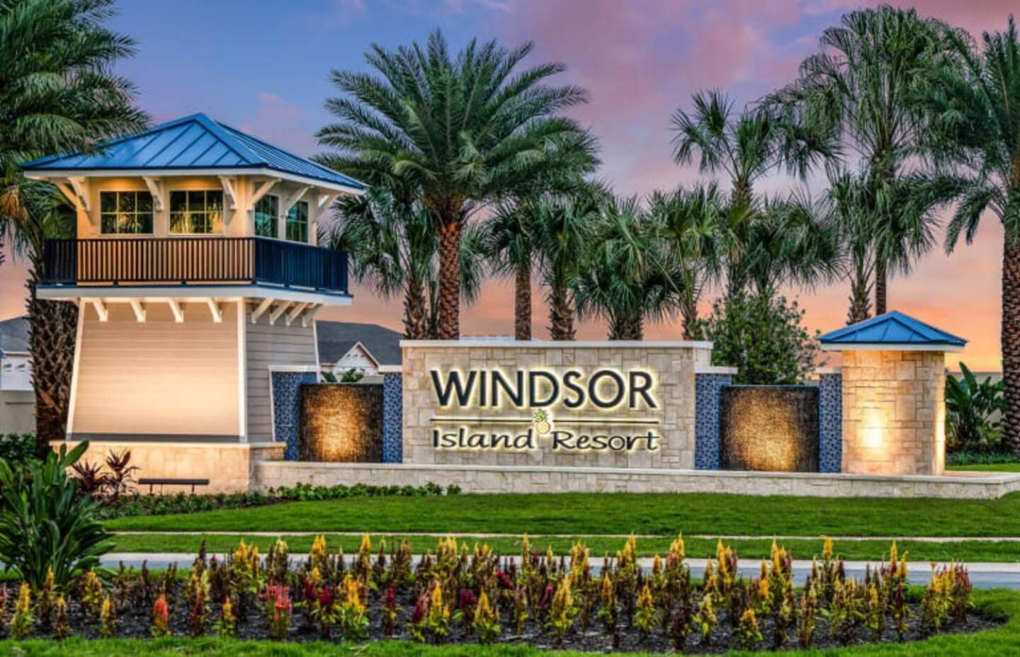 Unwind In Your 5-bedroom Oasis Holiday home Orlando