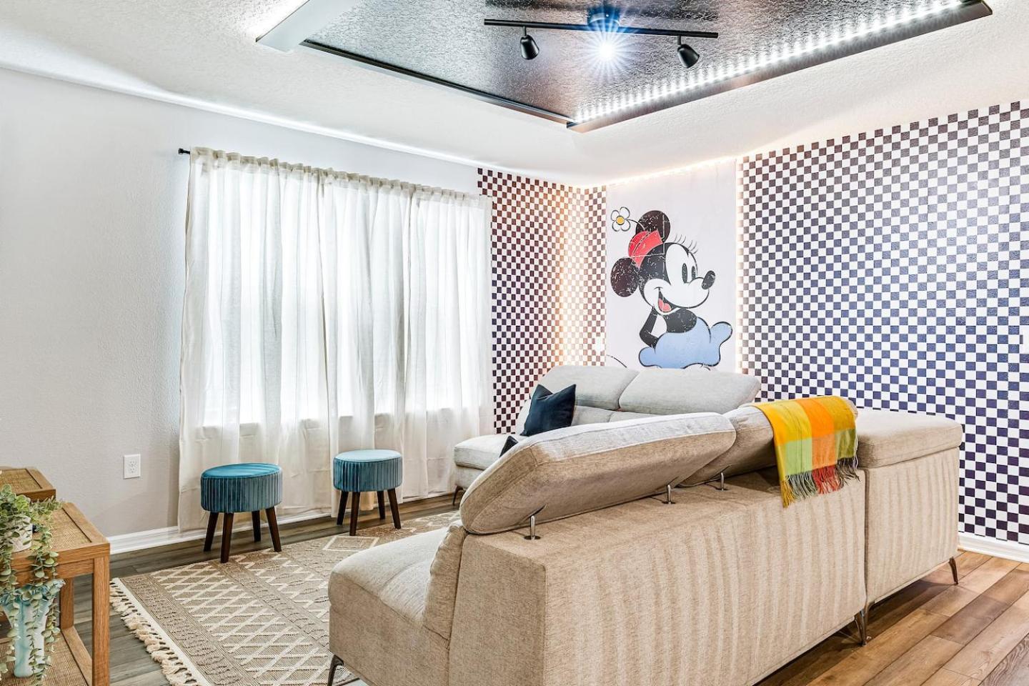 Unwind In Your 5-bedroom Oasis *