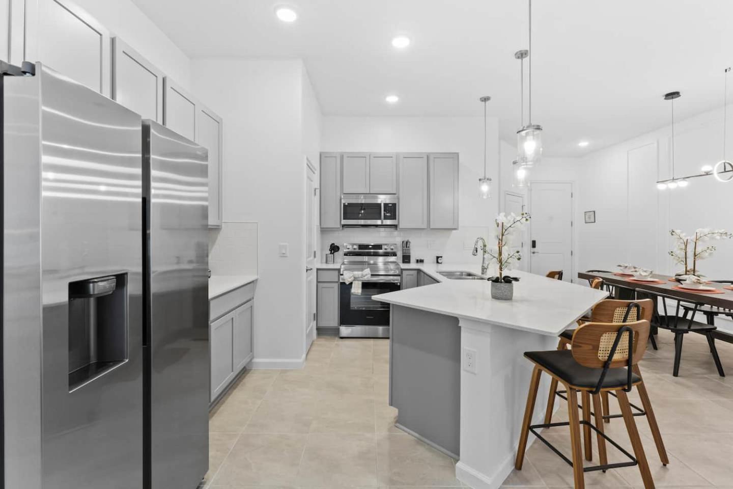 Lux 5br Home, Game Room, 4 & Private Pool Orlando