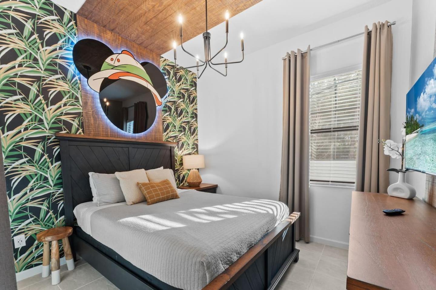 Lux 5br Home, Game Room, 4 & Private Pool Holiday home