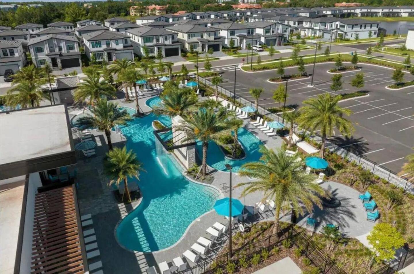 Lux 5br Home, Game Room, 4 & Private Pool *