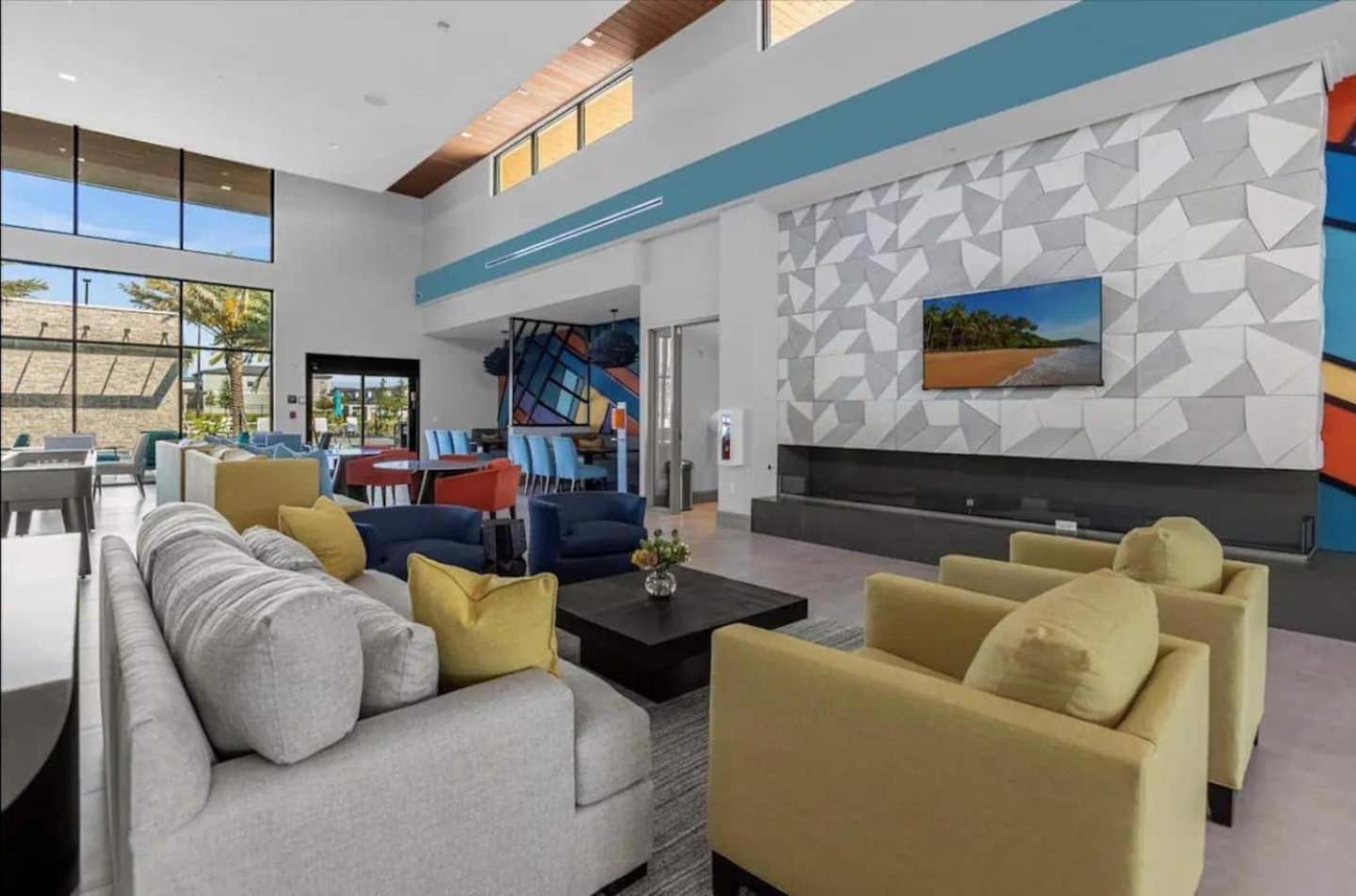 Lux 5br Home, Game Room, 4 & Private Pool *