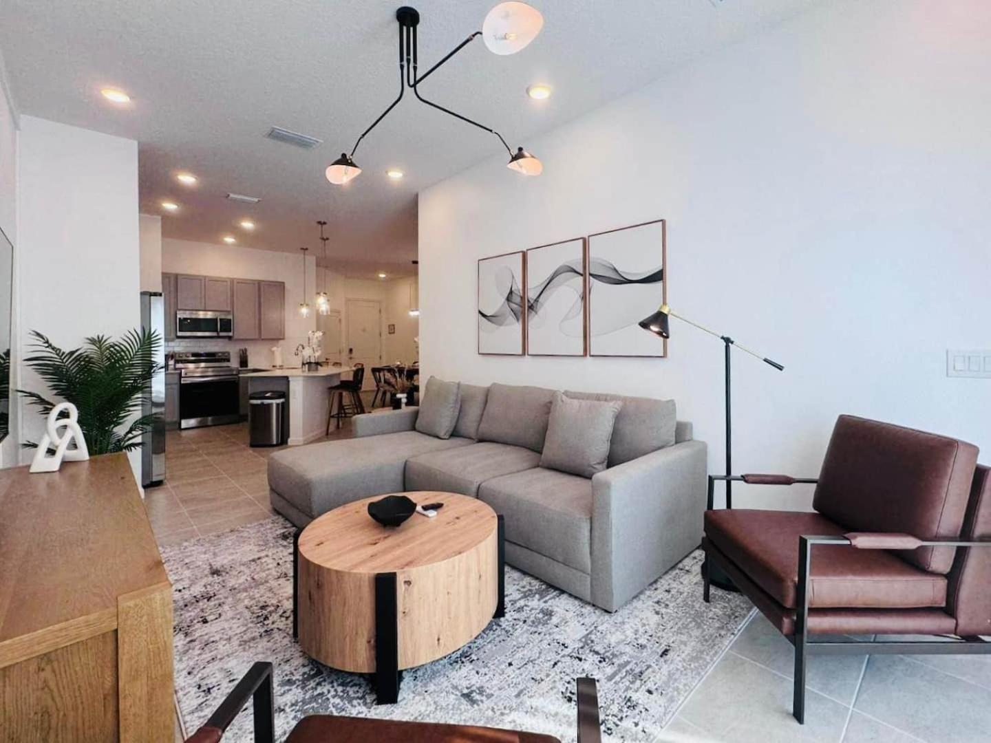 Holiday home Lux 5br Home, Game Room, 4 & Private Pool