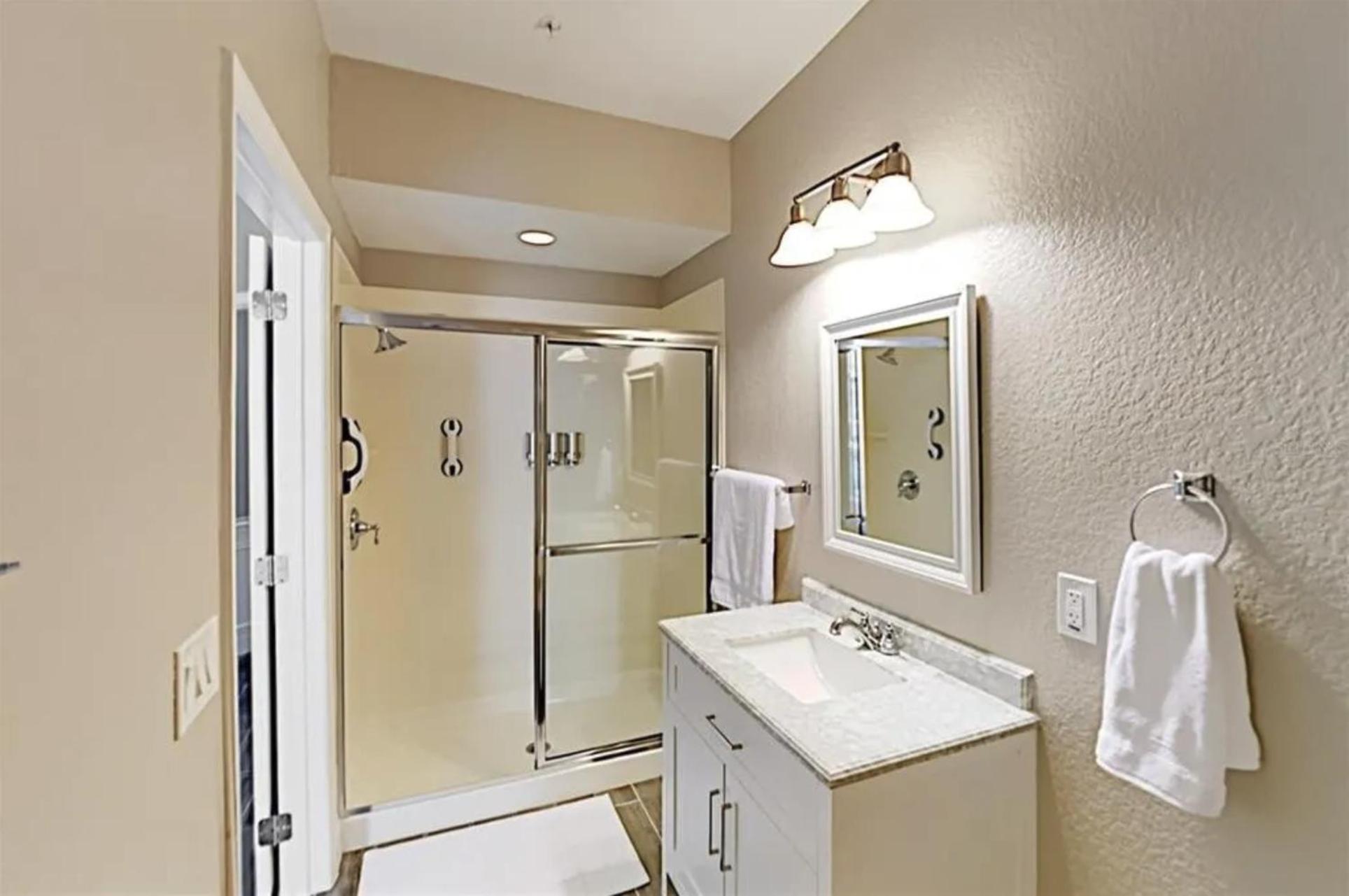 Beautiful Family Townhome, Near The Parks - 8000-104 Orlando
