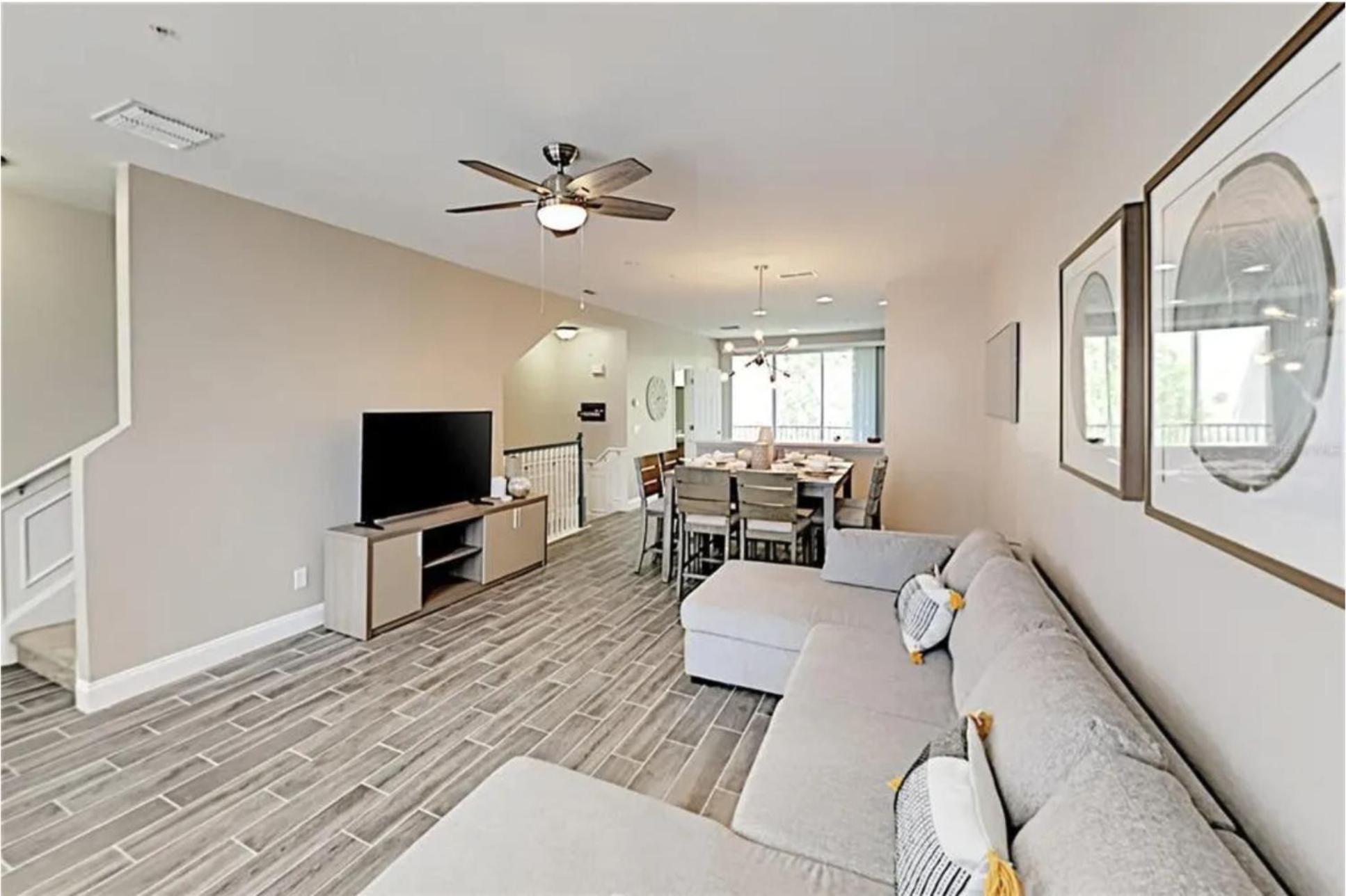 Holiday home Beautiful Family Townhome, Near The Parks - 8000-104 *