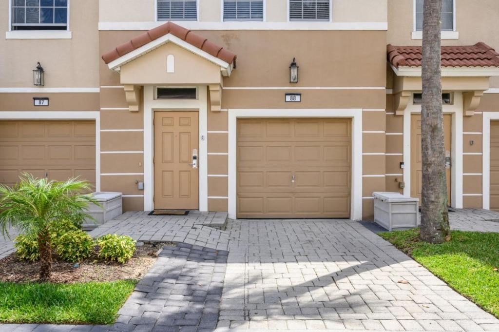 Holiday home Beautiful Townhome, Vista Cay Direct - 4010