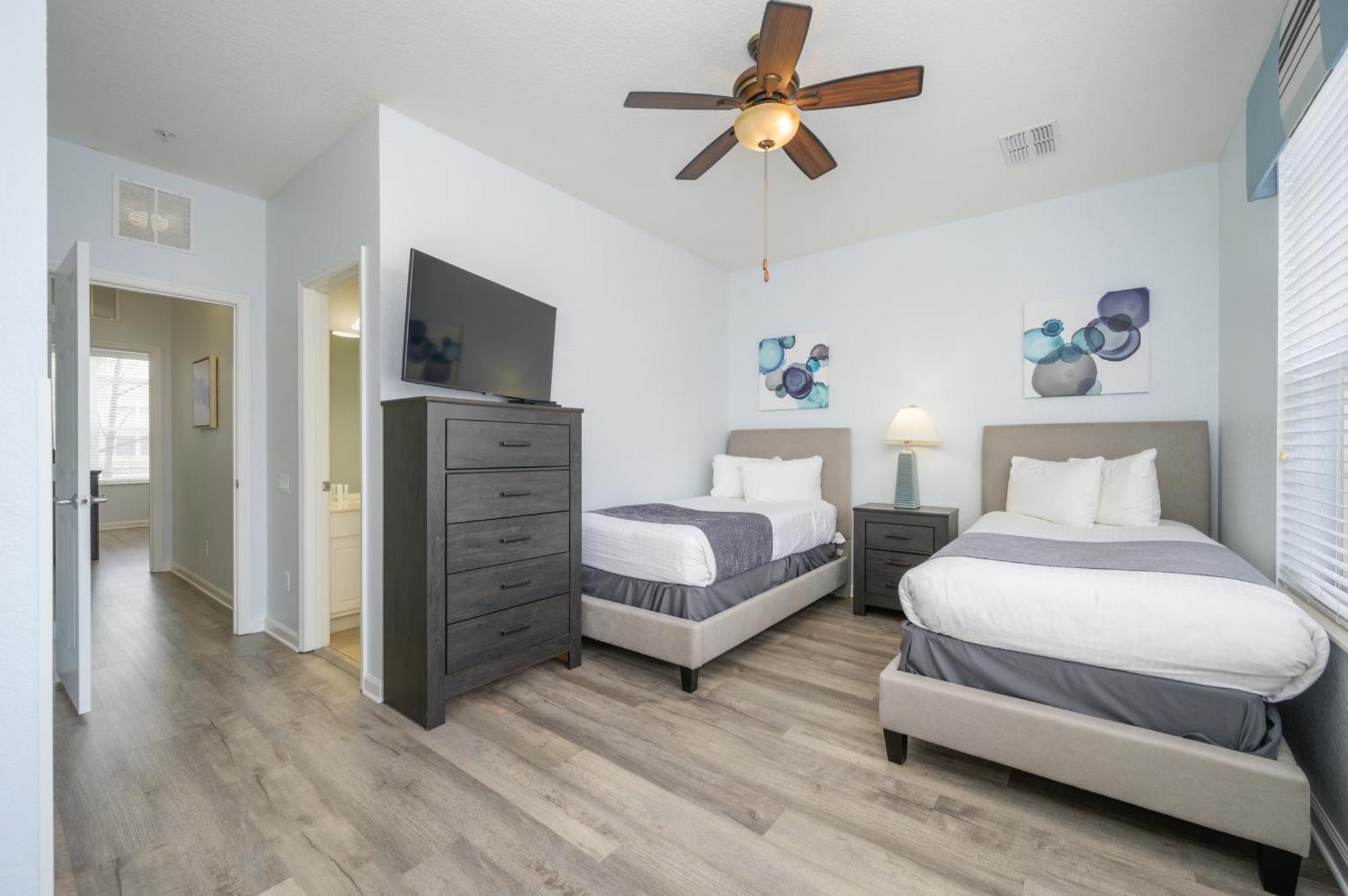 Beautiful Townhome, Vista Cay Direct - 4010 * Orlando