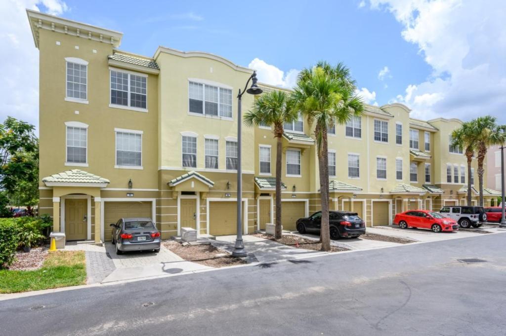 Beautiful Townhome, Vista Cay, Near Parks - 4018 Orlando