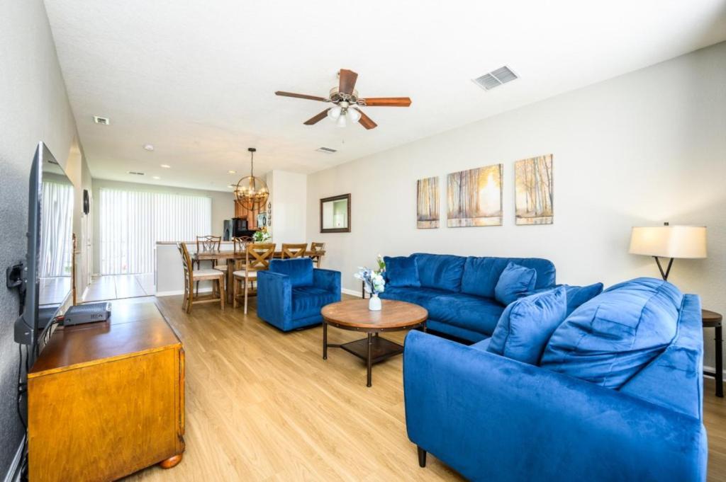 Beautiful Townhome, Vista Cay, Near Parks - 4018 * Orlando