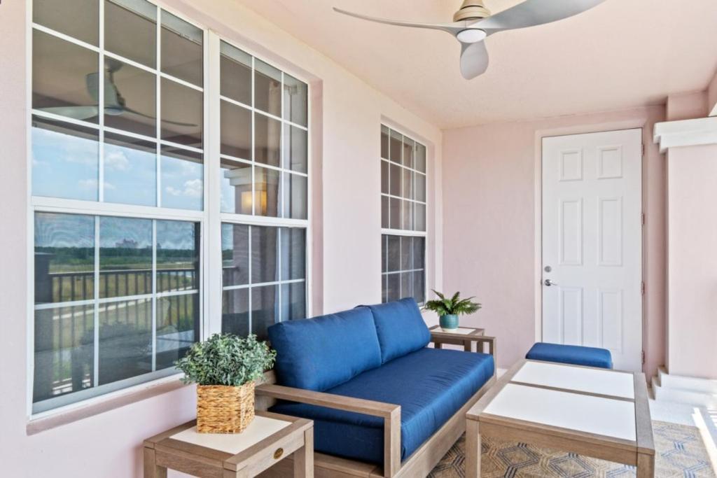 Luxury Lakeview Penthouse, Vista Cay 1025 Apartment