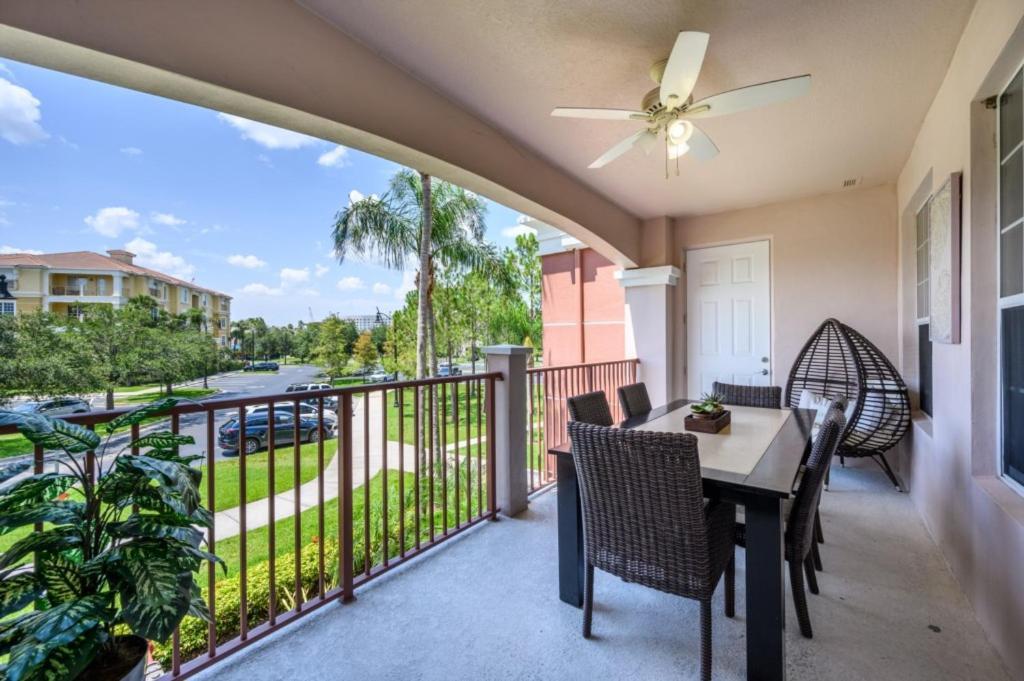 Newly Renovated Premium Condo, Vista Cay - 2002 Apartment Orlando