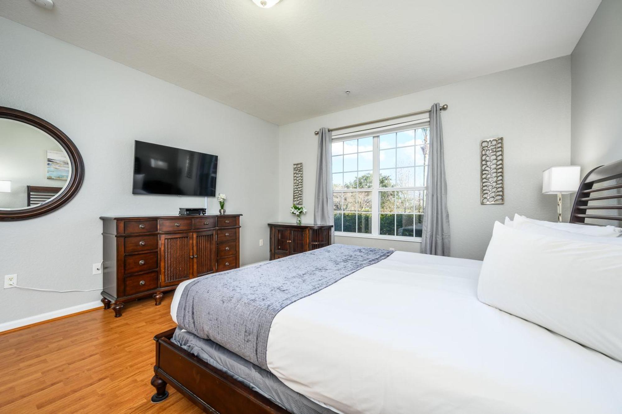 Luxury Lakeview, Vista Cay 1027 *