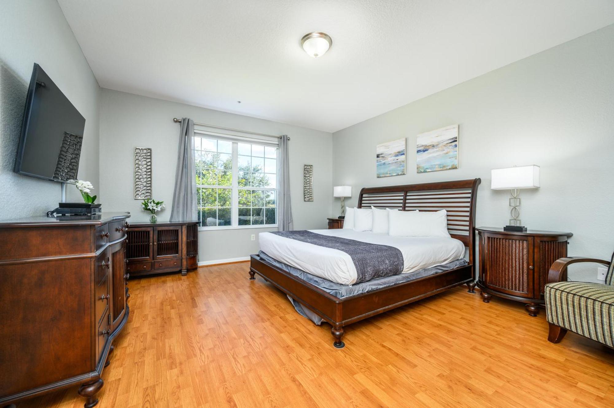 Luxury Lakeview, Vista Cay 1027