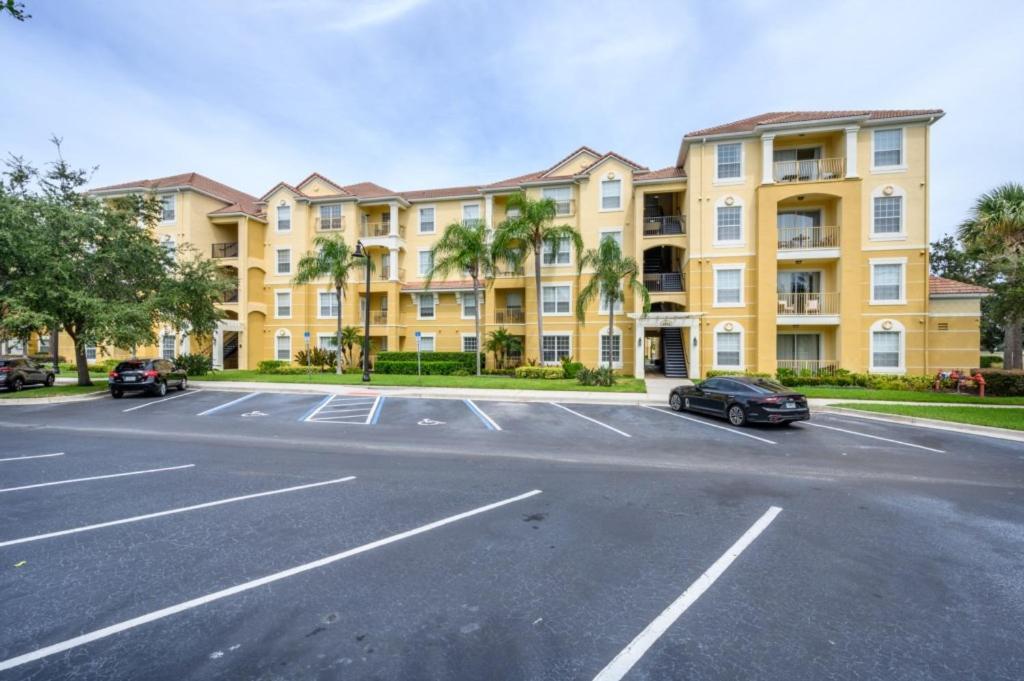 Beautiful Modern Condo, Near The Parks! - 3021 Apartment Orlando