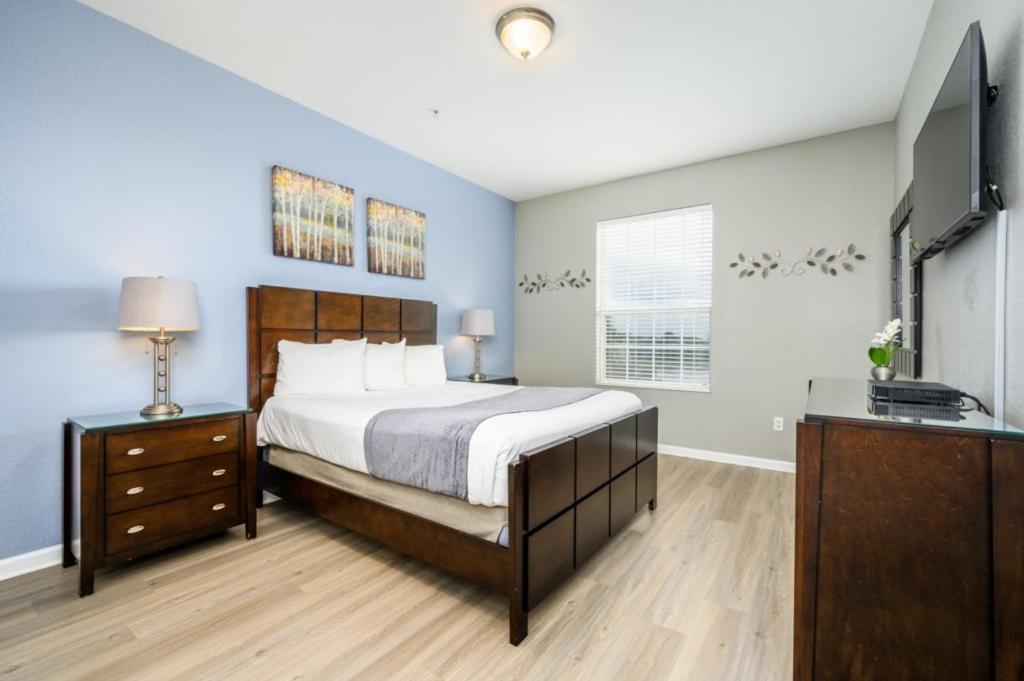 Apartment Epic Universe Beautiful Lakeview Condo, Vista Cay - 3013 *