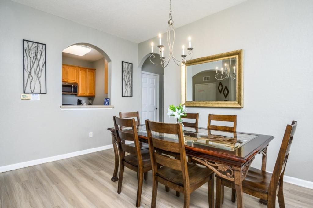 Epic Universe Beautiful Lakeview Condo, Vista Cay - 3013 Apartment