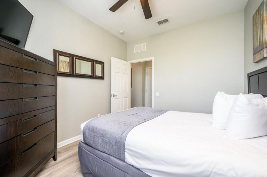 Epic Universe Beautiful Condo, Vista Cay, Orlando-3026 *