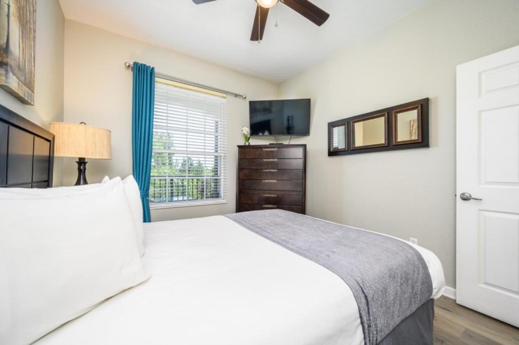 Epic Universe Beautiful Condo, Vista Cay, Orlando-3026 *