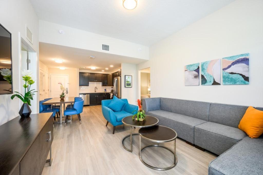 Floor Modern Vista Cay Reserve - 5004 Apartment