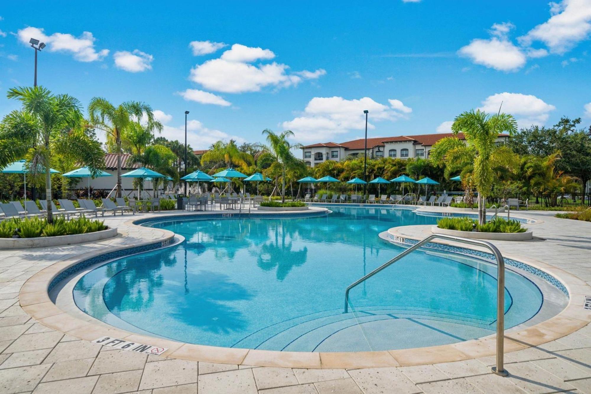 Apartment Shoreway Loop Unit 407 *