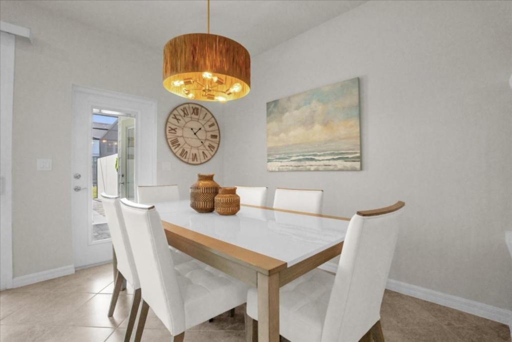 5 Bedrooms- 4,5 Bathrooms- Windsor Cay1281 Bi * Orlando
