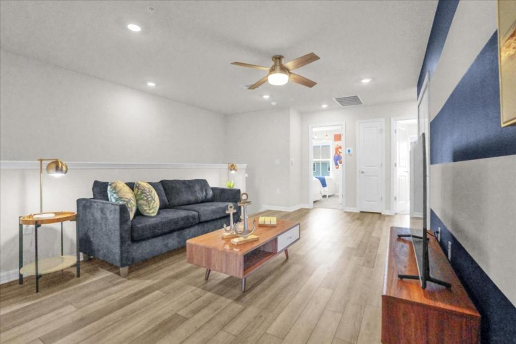 5 Bedrooms- 4,5 Bathrooms- Windsor Cay1281 Bi Holiday home *