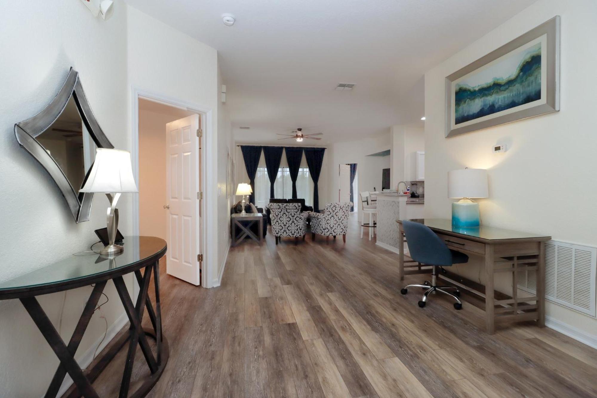 Serene 4-Bedroom Lakeview Retreat With South-Facing Pool & Sun-Drenched Outdoor Living *