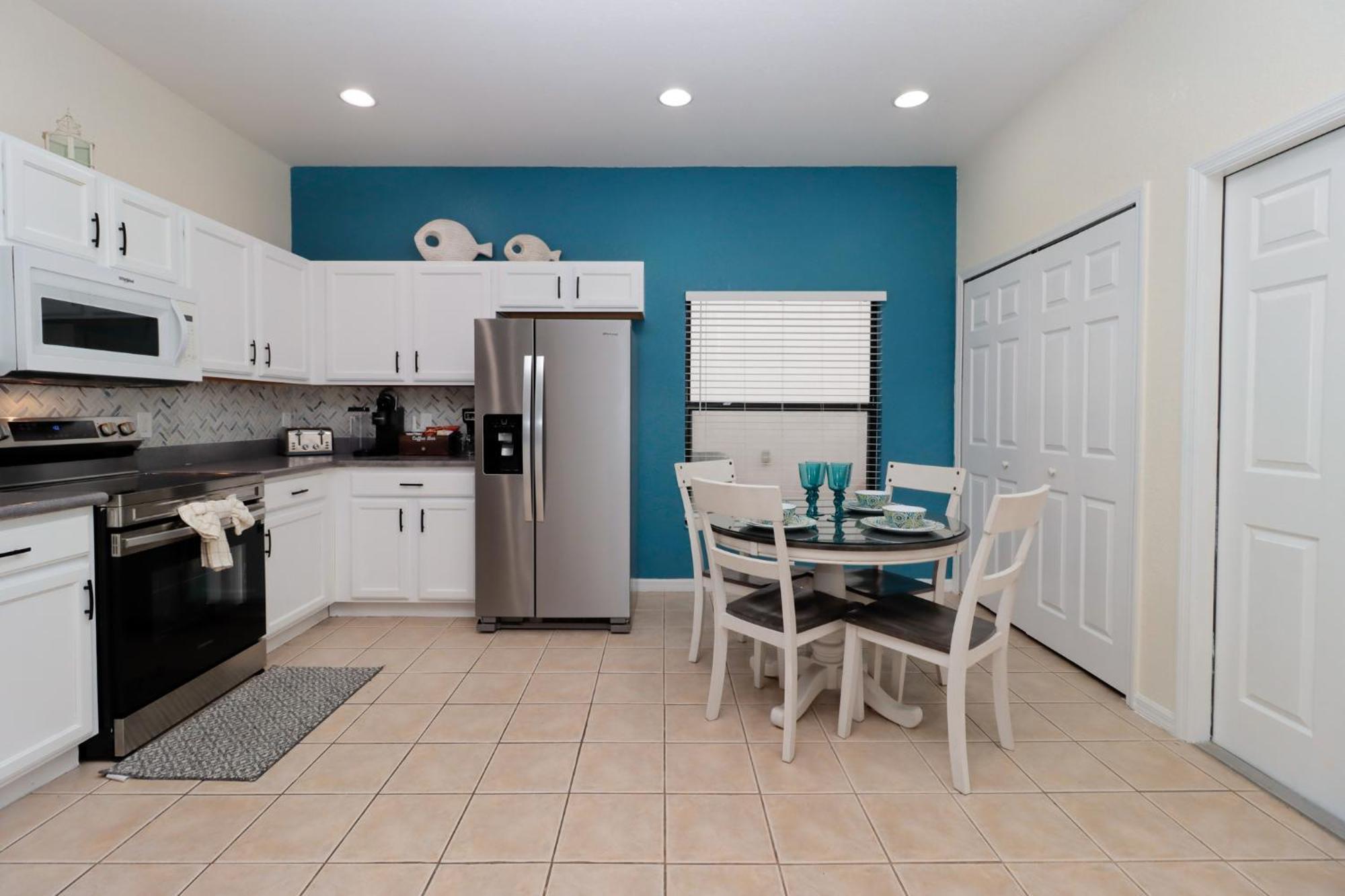 Serene 4-Bedroom Lakeview Retreat With South-Facing Pool & Sun-Drenched Outdoor Living *