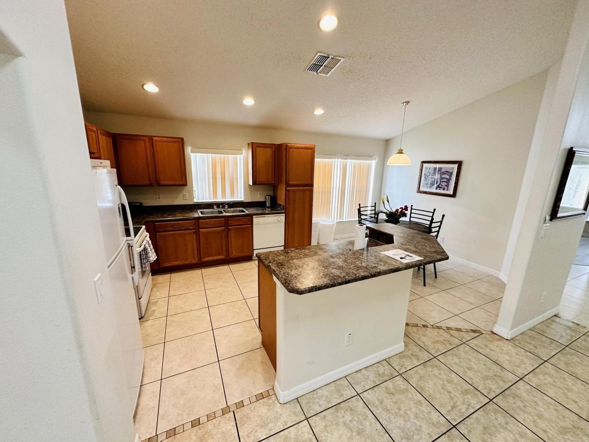 Spacious, Open Layout And Pool Relaxation! Holiday home