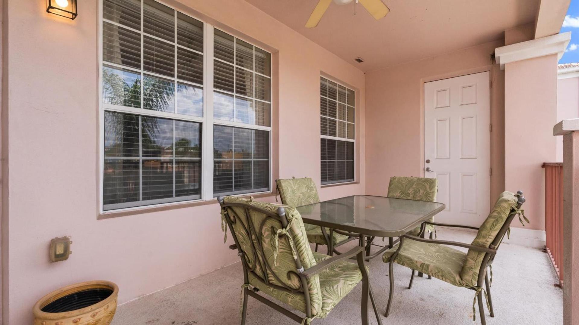Holiday home Upstay Spacious 3br W Patio Vista Cay Orlando
