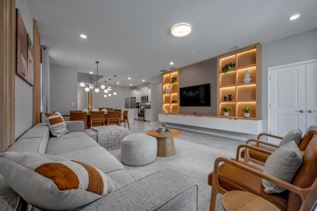 Elegant 7beds- 5,5 Baths- Sleeps 14 - Windsor Cay