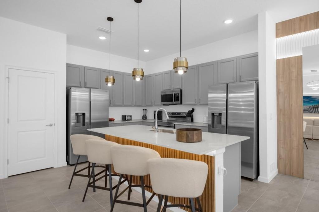 10 Bedrooms-9 Bathrooms - Paradiso Grande 5779hs *