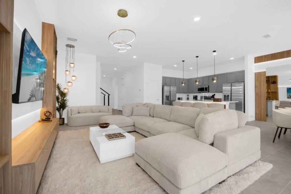 10 Bedrooms-9 Bathrooms - Paradiso Grande 5779hs Orlando